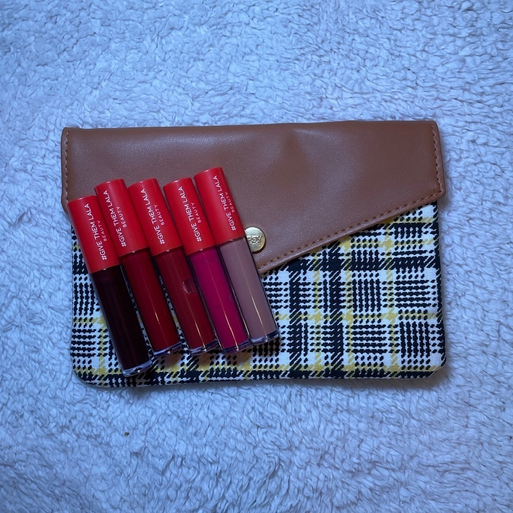 IPSY Bag with Five Liquid Lipsticks